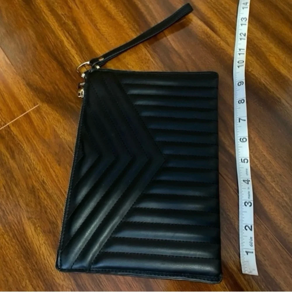 A new day Elegant Black Quilted Clutch - Picture 3 of 7